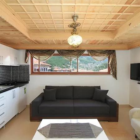 Mervehan アクヤカ