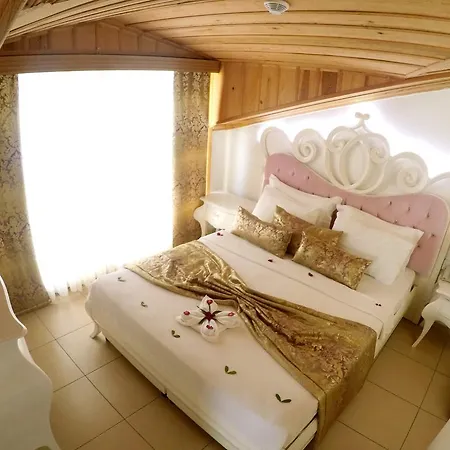 Mervehan アクヤカ