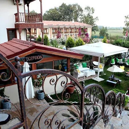 ホテル Mervehan アクヤカ